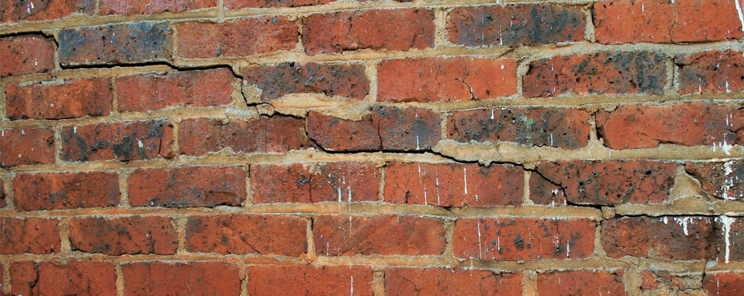 Cracked Brickwork Repair - Stageman Heritage Brickwork, Kent UK, St Margarets, dover, folkestone, deal, hither, canterbury, whitstable, herne bay, sandwich, ash, aylesham, kingsdown, walmer, story, chesterfield, swale cliff, thanet, ramsgate, margate, westcliffe on sea, monkton - Listed & historical masonry restoration - pointing restoration - tuck pointing - weather struck pointing - struck pointing - double struck pointing - birds beak pointing - overhand struck pointing - damaged brickwork - brickwork alteration - structural alteration - brickwork repairs - mathematical tiling - gauged brickwork - Ashlar brickwork - gauged arches repair - conservation repair - listed building repair